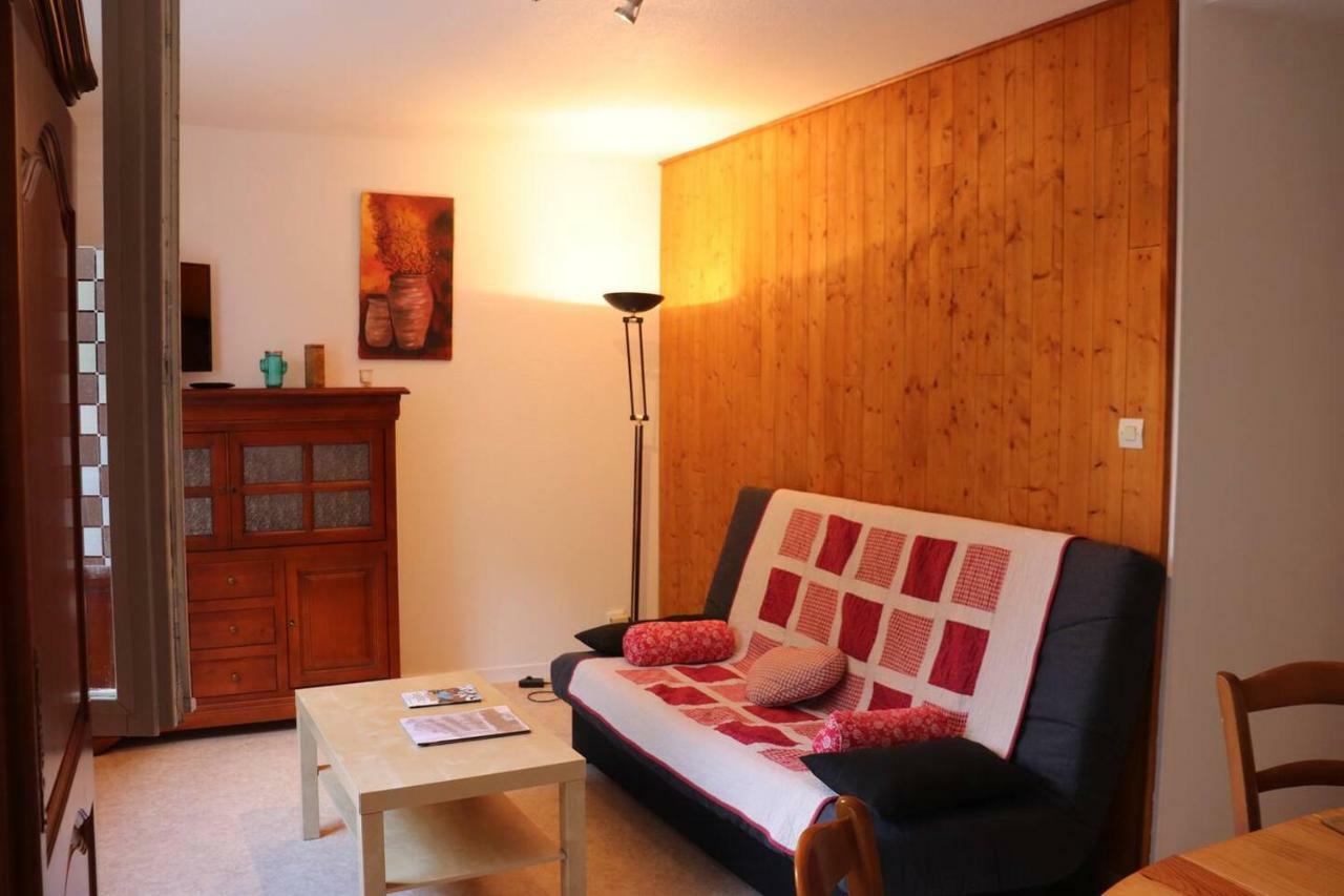 Le Nid De Barrier Apartment Bagneres-de-Luchon ภายนอก รูปภาพ